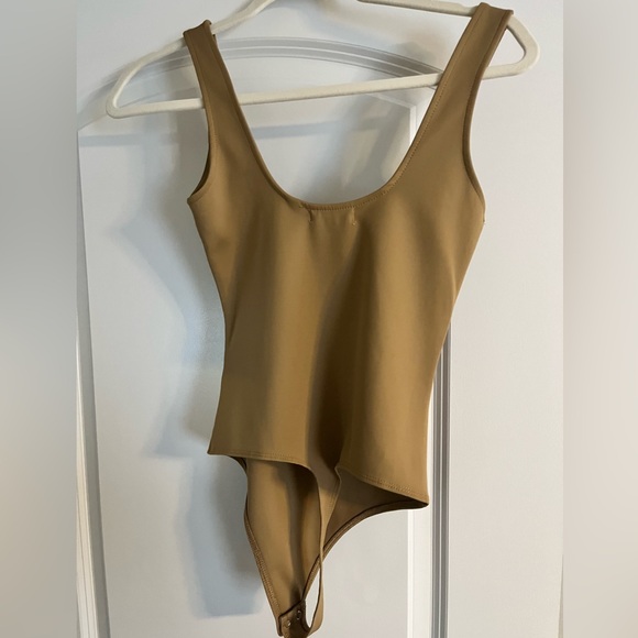 Good American bodysuit - Picture 3 of 3